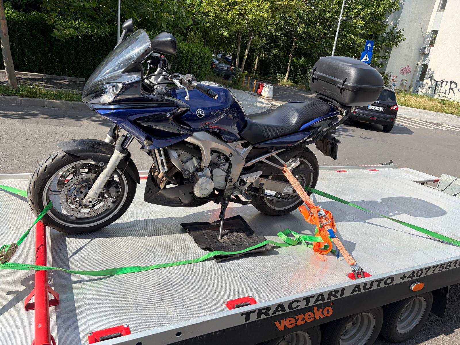 Motocicletă asigurată pe platformă — GCN Tractări Auto