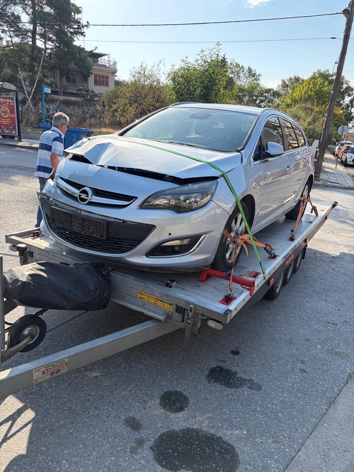 Preluare autoturism avariat pentru transport — GCN Tractări Auto